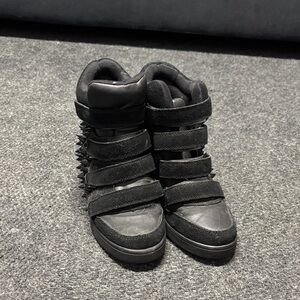 Black Heeled Ankle-Boots with Straps and Spikes